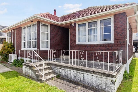 32 McAnnalley Street, Manurewa East, Auckland