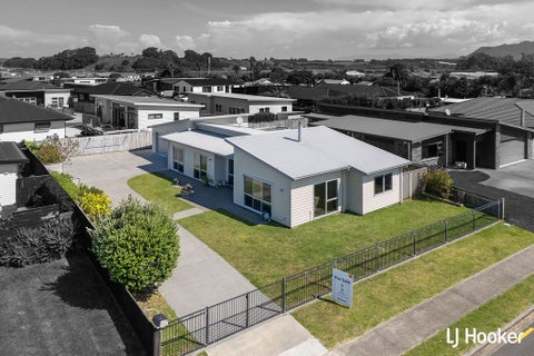 11 Surfers Avenue, Waihi Beach, Waihi Beach