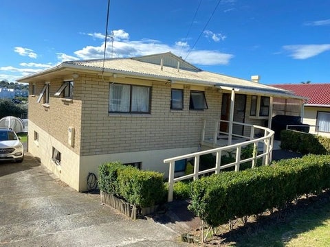 82 Whangaparaoa Road, Red Beach, Red Beach