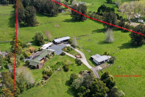 1132 Peak Road, Helensville, Helensville