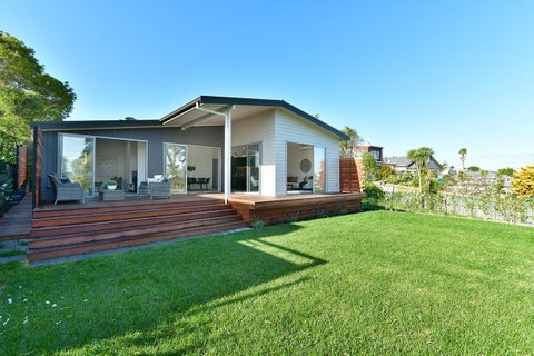 17 Shakespear Road, Army Bay, Whangaparaoa
