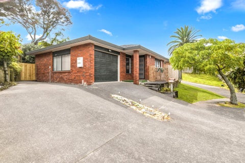 30 Ginders Drive, Massey, Auckland