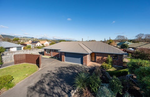 15 Stagg Place, Brightwater