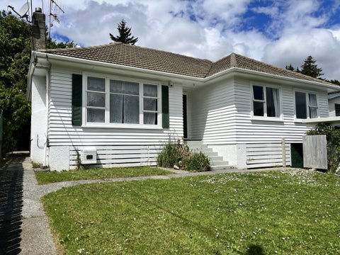67 Coast Road, Wainuiomata, Lower Hutt
