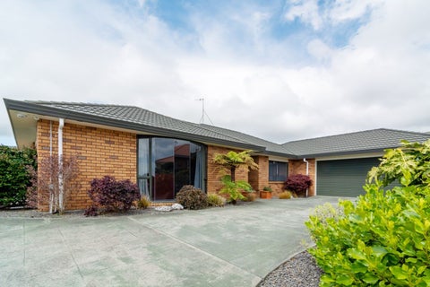 117 Realm Drive, Paraparaumu