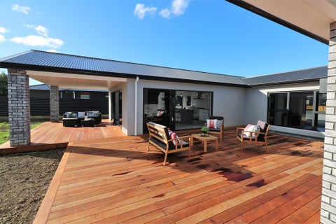 2B Hartley Avenue, Carterton