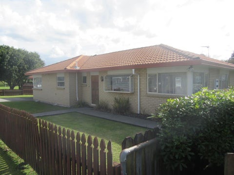 31 Ray Small Drive, Papakura, Papakura
