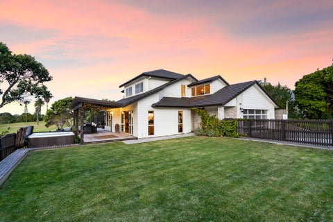 5 Esther Place, Red Beach, Red Beach