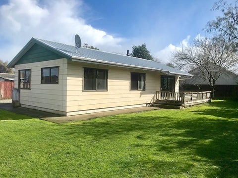 24 Fisher Place, Carterton