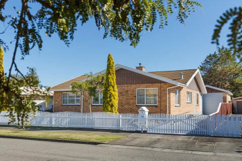 15 Anglesey Place, Awapuni, Palmerston North