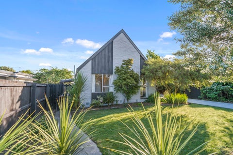 18 Branksome Place, Parklands, Christchurch