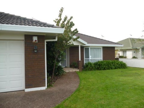 5 Amadeus Place, Northpark, Auckland