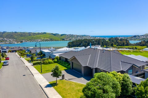 6 Wangapeka Way, Aotea, Porirua