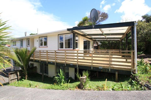 3 Derwent Crescent, Titirangi, Auckland