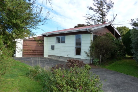 42 Woodward Street East, Featherston