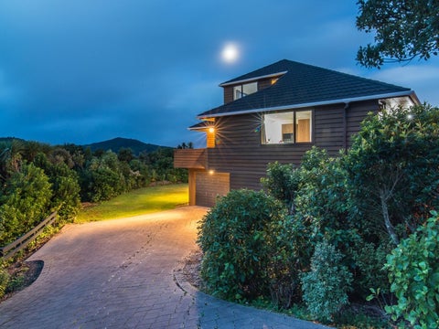 11 Becker Way, Karori, Wellington