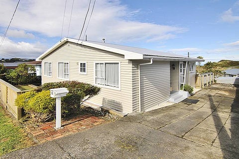 33 Cotswold Crescent, Newlands, Wellington