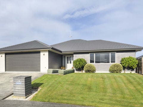 16 Walnut Grove, Kelvin Grove, Palmerston North