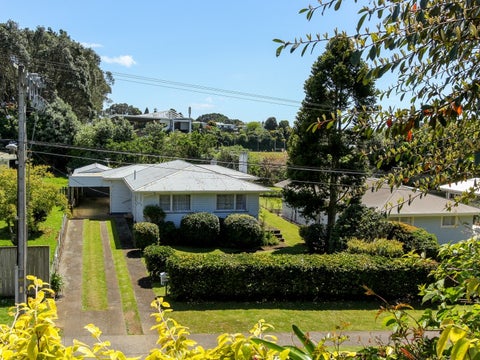 42 Clawton Street, Westown, New Plymouth