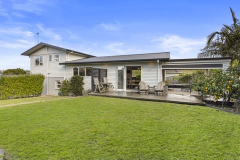 23 Helleur Road, Massey, Auckland