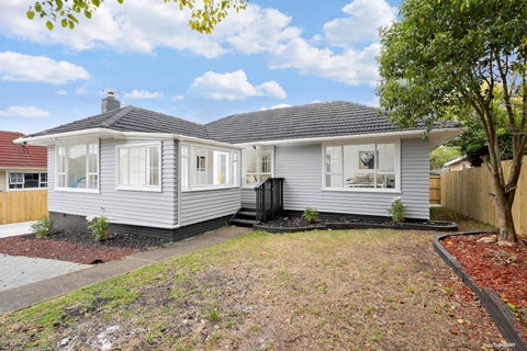 7A Tiroroa Avenue, Te Atatu South, Auckland