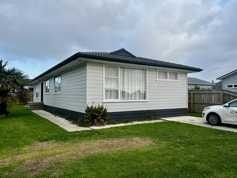 1111 Willowpark Road North, Mayfair, Hastings