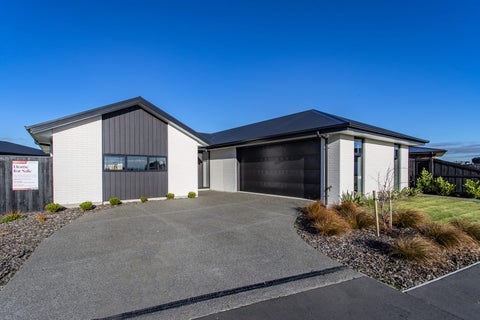 86 Faulks Drive, Lincoln, Lincoln