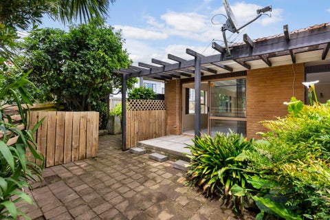 2/23 Fairview Road, Papatoetoe, Auckland