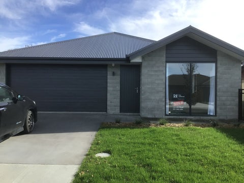 8 Quinn Crescent, Woodend, Woodend