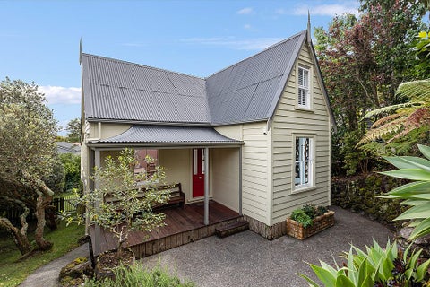 4 Kukupa Road, Sunnyvale, Auckland