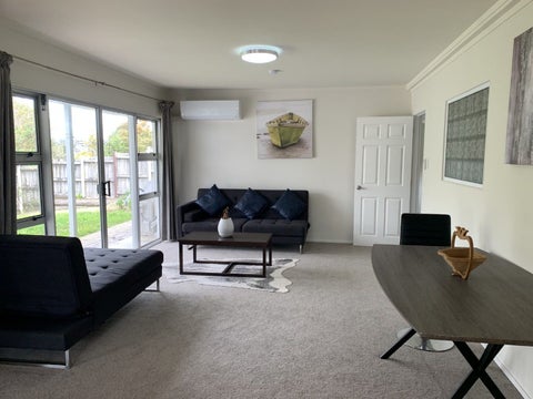 2/103 Sunset Road, Tōtara Vale, Auckland