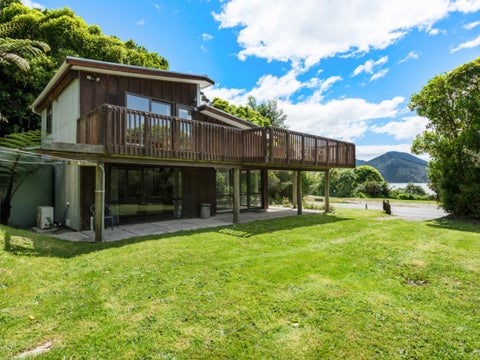 742 Queen Charlotte Drive, Havelock