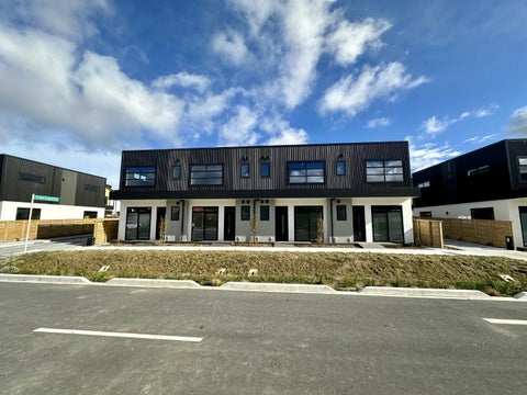 17 The Strand, Wainuiomata, Lower Hutt