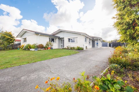 32 John F Kennedy Drive, Milson, Palmerston North