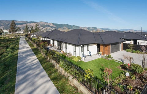 43 Oakdale Grove, Richmond
