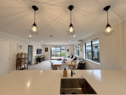 51 HILLS VIEW DR