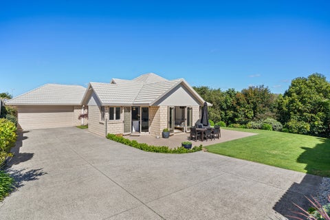 17 Arrowfield Drive, Pyes Pa, Tauranga