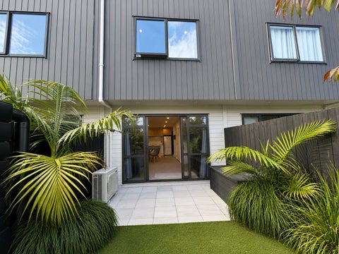 6/2 Stokes Avenue, Te Atatu Peninsula, Auckland
