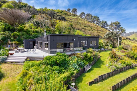 69 North Street, Mōkau
