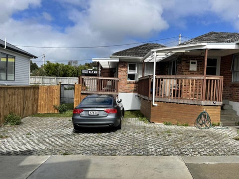 247 Glenfield Road, Hillcrest, Auckland