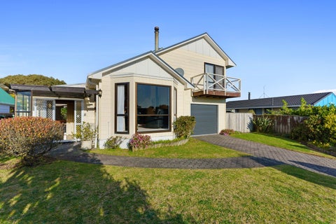 36 Simcox Street, Otaki Beach, Otaki
