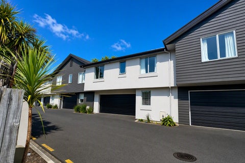 8/6 Page Place, Hamilton East, Hamilton