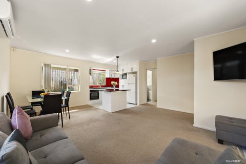 100A Parrs Cross Road, Henderson, Auckland