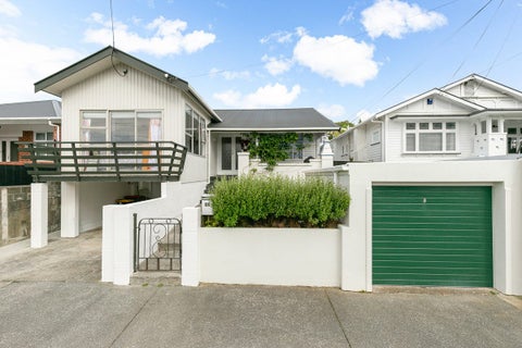 29 Palm Avenue, Lyall Bay, Wellington