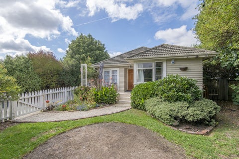 2 Farquhars Road, Redwood, Christchurch