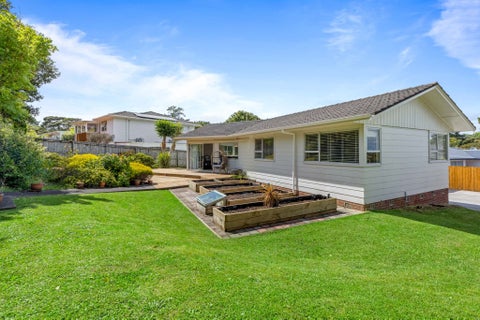 1 Cunliffe Place, Glenfield, Auckland