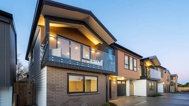 8B Hadfield Street, Beach Haven, Auckland