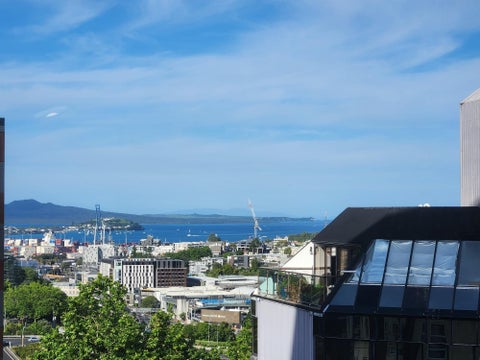 12H/15 Whitaker Place, Grafton, Auckland