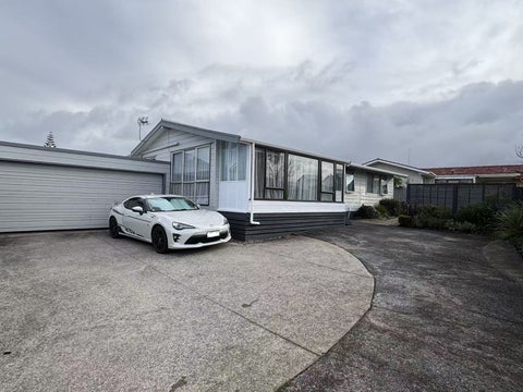 8A Anna Watson Road, Half Moon Bay, Auckland