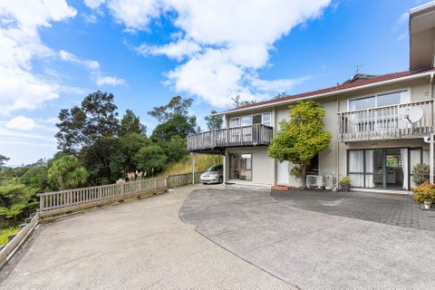 2/4 Chevron Place, Castor Bay, Auckland
